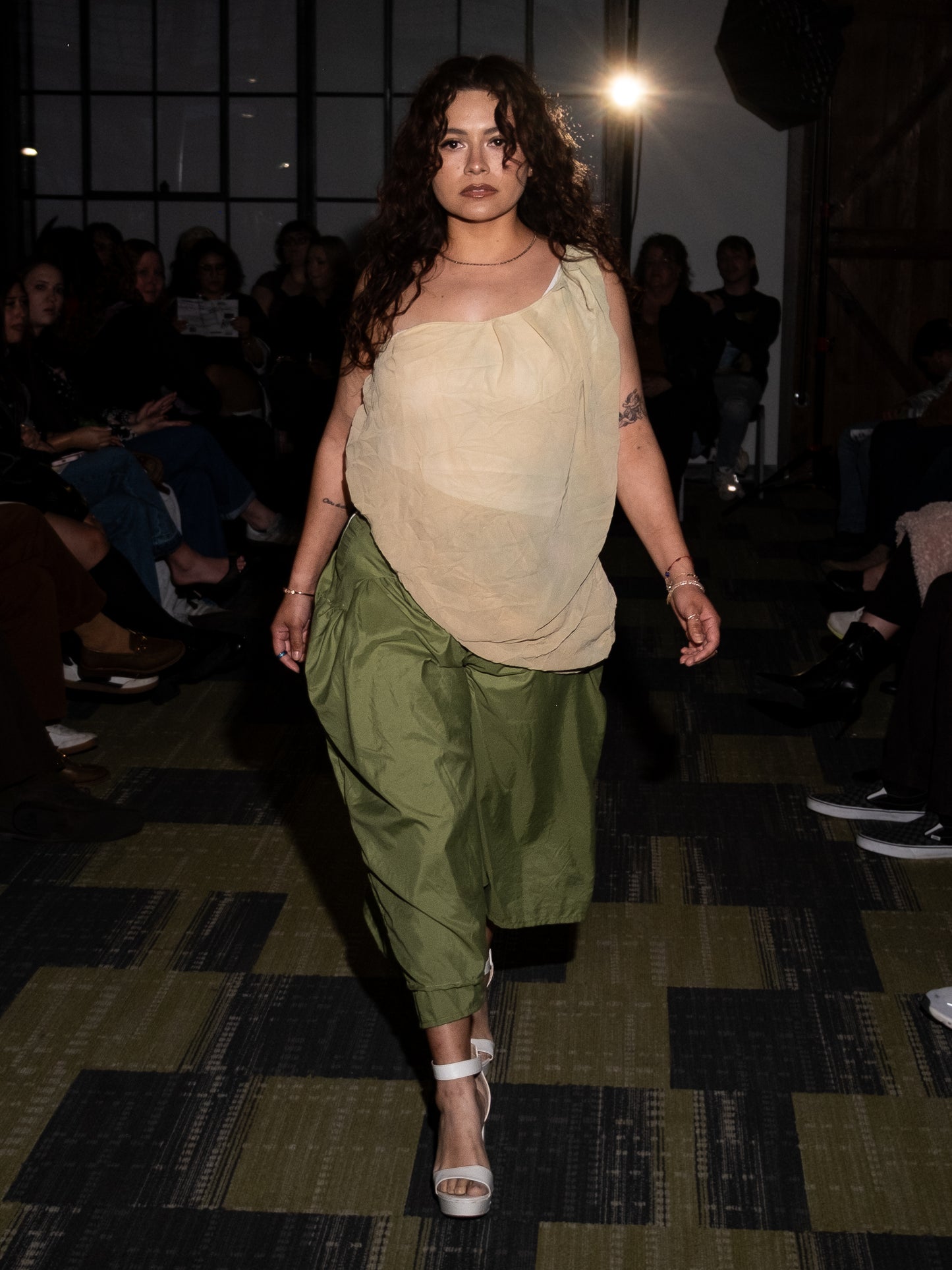 One shoulder bubble top