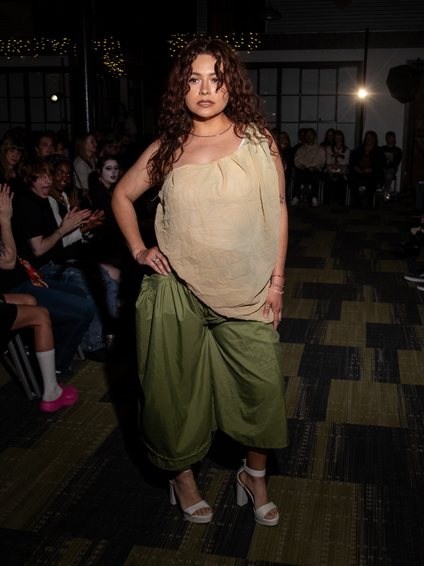 One shoulder bubble top